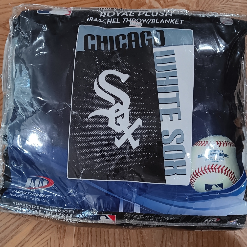Chicago White Sox MLB Baseball Royal Plush Large Throw Blanket 80x60